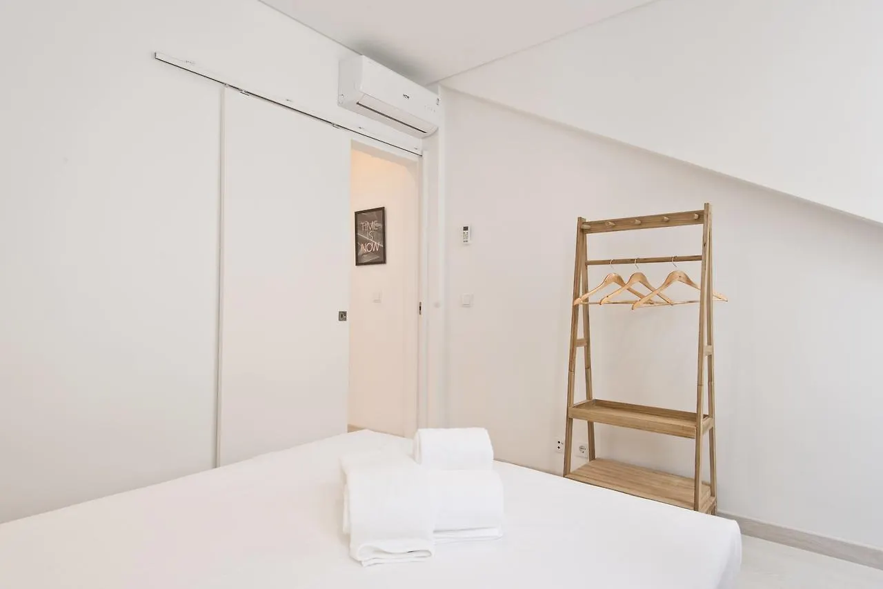 BmyGuest - Bica River View Apartments Lisbona